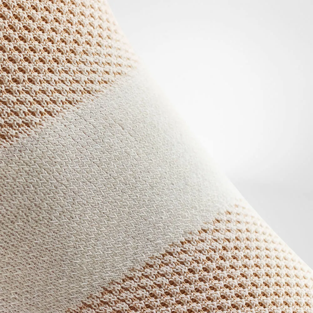 outdoor-knee-support-m-f-orange-detail-III.webp