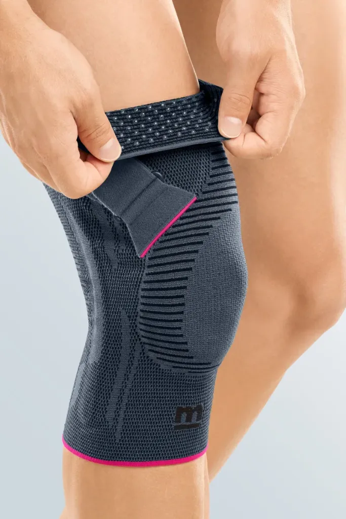 genumedi-pt-knee-support-silver-silicone-burls-m-97139.webp