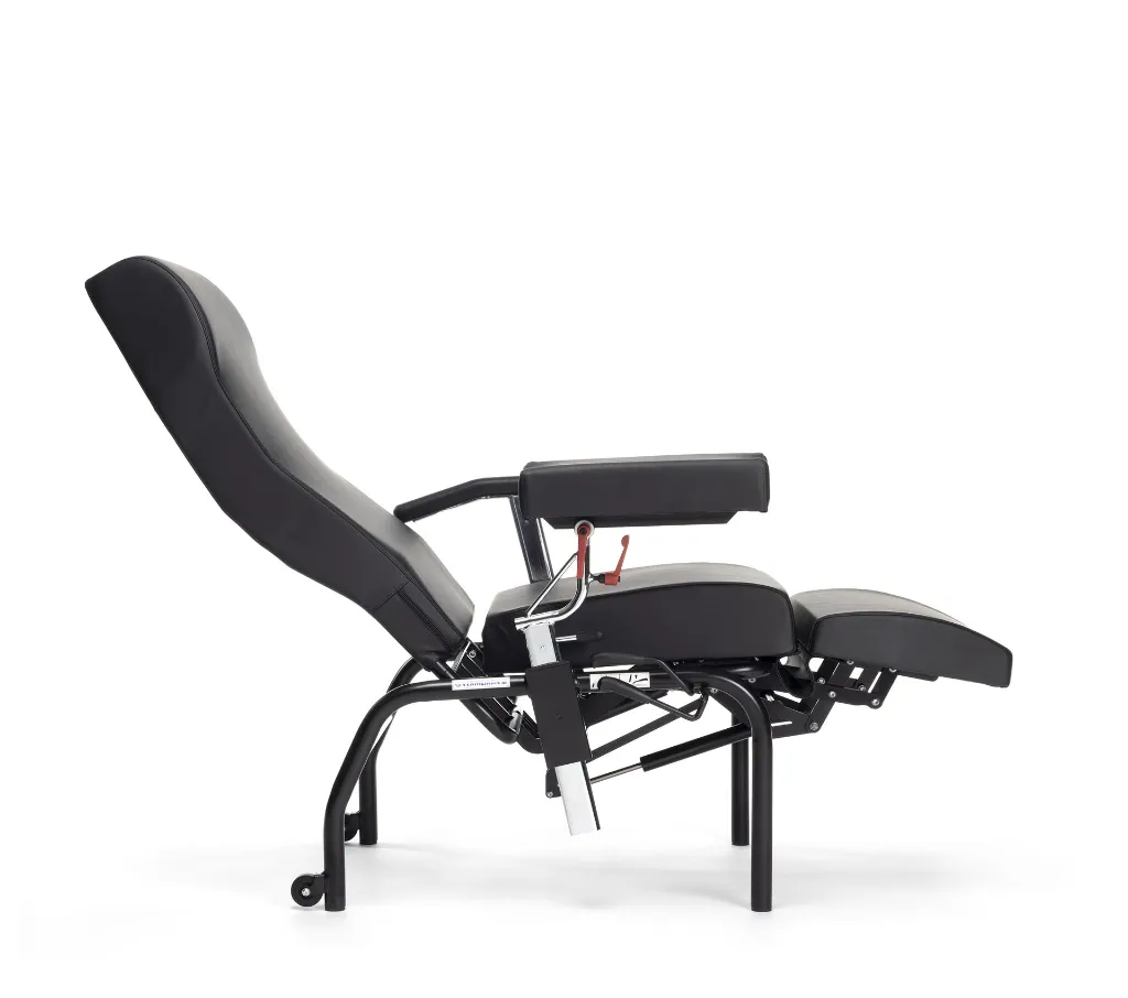Normandie 2F C75 Black M Donor Armrest - Side view tilted.webp